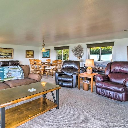 Cliffside Lighthouse Beach Home With Ocean View Coos Bay Eksteriør billede