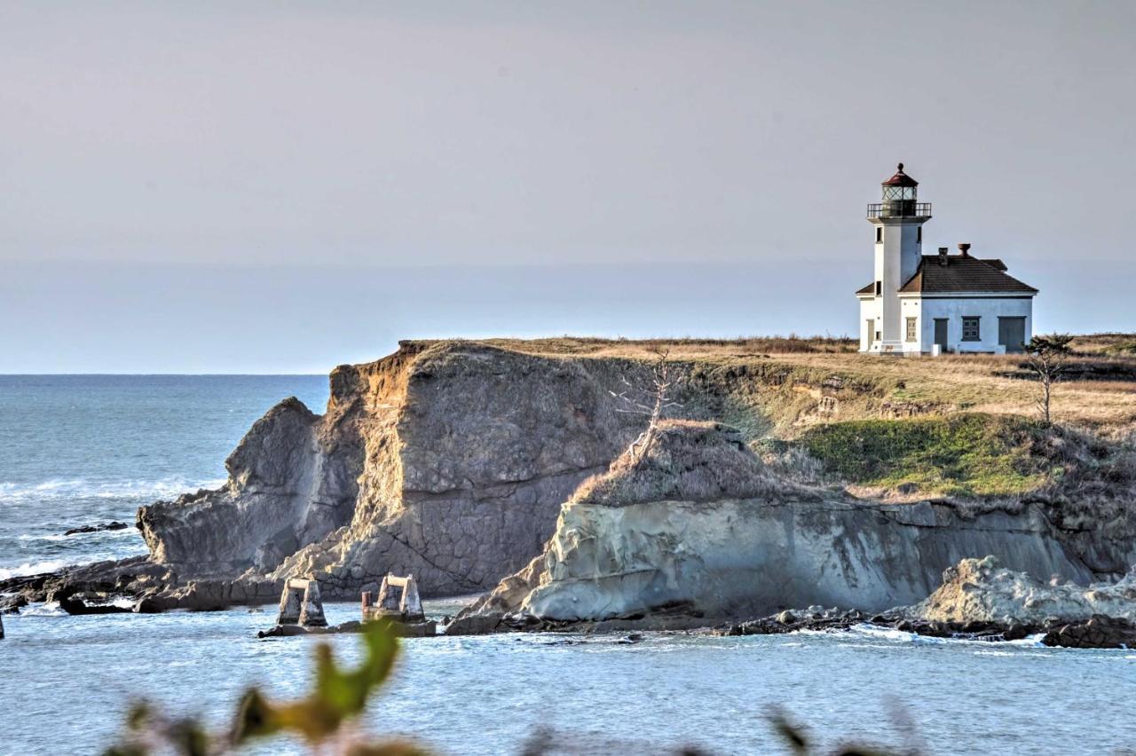 Cliffside Lighthouse Beach Home With Ocean View Coos Bay Eksteriør billede