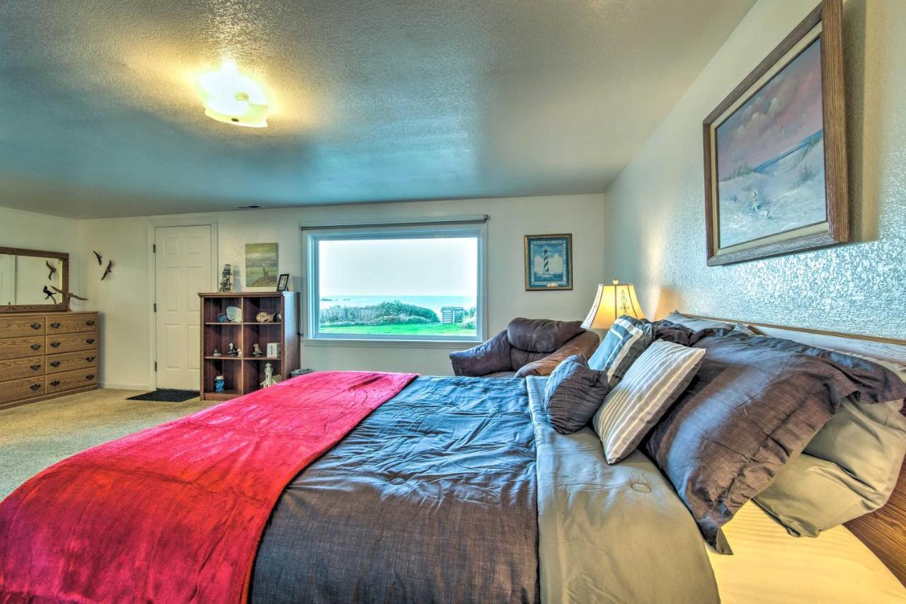 Cliffside Lighthouse Beach Home With Ocean View Coos Bay Eksteriør billede