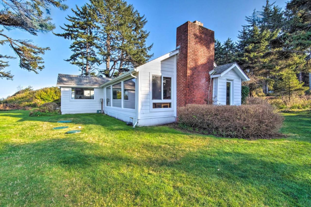 Cliffside Lighthouse Beach Home With Ocean View Coos Bay Eksteriør billede