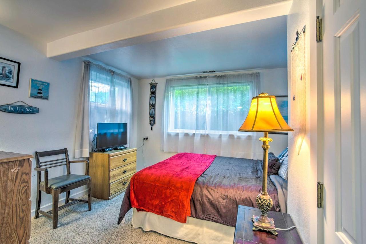Cliffside Lighthouse Beach Home With Ocean View Coos Bay Eksteriør billede